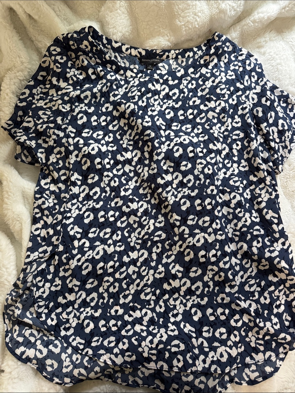 Banana Republic Navy and White Leopard Print Short Sleeve Blouse